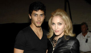 51-летнюю Мадонну бросил 23-летний любовник 51-летнюю Мадонну бросил 23-летний любовник