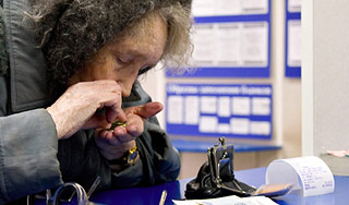 Стариков защитили от банковских мошенников Стариков защитили от банковских мошенников