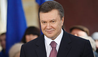 Янукович отправляет Тимошенко в отставку Янукович отправляет Тимошенко в отставку