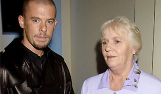 Александр МакКуин не пережил смерть матери Александр МакКуин не пережил смерть матери