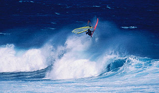 В США зрителей соревнования смыло волнами В США зрителей соревнования смыло волнами