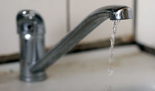 Из-за ацетона в реке без воды остался город Из-за ацетона в реке без воды остался город