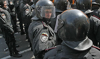 На помощь Тимошенко в Киев стянуты войска На помощь Тимошенко в Киев стянуты войска