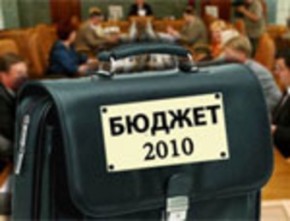 В должниках строители, экологи и футболисты