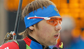 Биатлонист Шипулин ослеп во время эстафеты Биатлонист Шипулин ослеп во время эстафеты