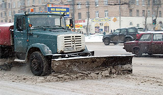 Водитель иномарки ранил снегоуборщика Водитель иномарки ранил снегоуборщика