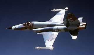 Два военных истребителя рухнули в горах Два военных истребителя рухнули в горах