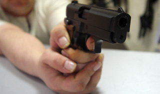 Ссору в детском саду уладили стрельбой Ссору в детском саду уладили стрельбой