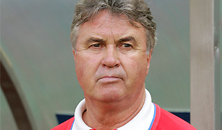 Хиддинк чуть не расплакался перед игроками Хиддинк чуть не расплакался перед игроками