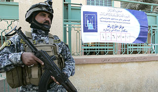 Выборы в Ираке начались со взрывов Выборы в Ираке начались со взрывов