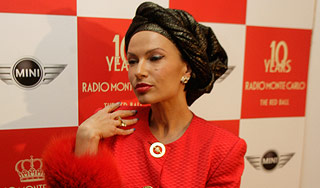 Звезды поразили нелепыми нарядами Звезды поразили нелепыми нарядами