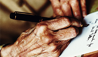 Японцы вручили диплом 91-летней школьнице Японцы вручили диплом 91-летней школьнице