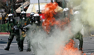 В Греции разбушевались студенты В Греции разбушевались студенты