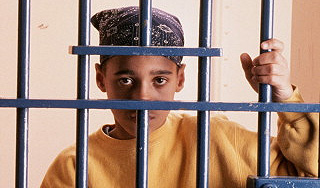 В Англии в тюрьму попадают 10-летние дети В Англии в тюрьму попадают 10-летние дети