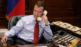 Медведев и Обама обсудили договор СНВ Медведев и Обама обсудили договор СНВ