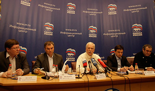 "Единая Россия" закончит выборы митингами "Единая Россия" закончит выборы митингами