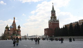 На Красной площади открыли стрельбу На Красной площади открыли стрельбу