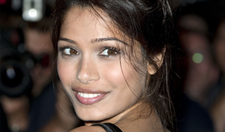 Девушкой Бонда станет Фрида Пинто Девушкой Бонда станет Фрида Пинто