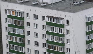 Семилетний ребенок упал с 14 этажа и выжил Семилетний ребенок упал с 14 этажа и выжил