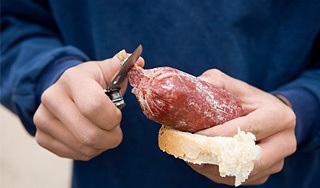 Преподаватель брал взятки сыром и колбасой Преподаватель брал взятки сыром и колбасой