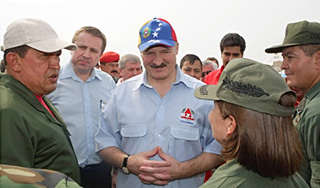 Лукашенко дал интервью в трусах Лукашенко дал интервью в трусах