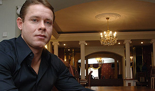 Павла Буре ждет брак с незнакомой женщиной Павла Буре ждет брак с незнакомой женщиной