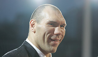 Боксер Валуев усилил "Единую Россию" Боксер Валуев усилил "Единую Россию"