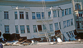 Землетрясения потрясли США и Мексику Землетрясения потрясли США и Мексику