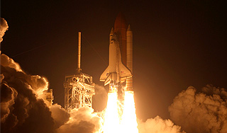 NASA проводит предпродажный пуск шаттла NASA проводит предпродажный пуск шаттла