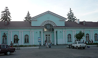 Милиция оцепила вокзал в Бахчисарае Милиция оцепила вокзал в Бахчисарае