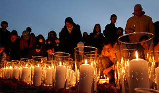 Россия вспоминает жертв терактов в метро Россия вспоминает жертв терактов в метро