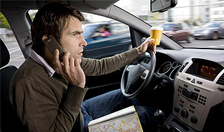 Чем опасен телефон в автомобиле Чем опасен телефон в автомобиле