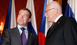 Клаус вернул Медведеву гостеприимство Клаус вернул Медведеву гостеприимство