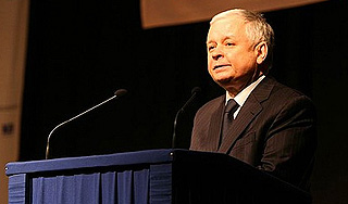 Главы стран потрясены гибелью Качиньского Главы стран потрясены гибелью Качиньского