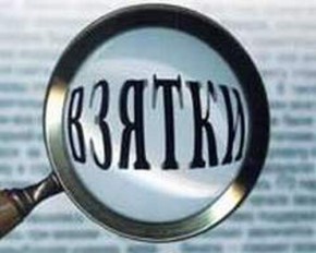 Инспектора ГИБДД обвиняют в мошенничестве