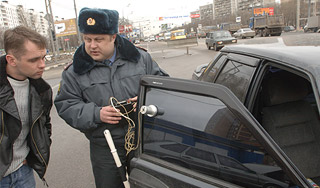 ГИБДД начала отлов тонированных авто ГИБДД начала отлов тонированных авто