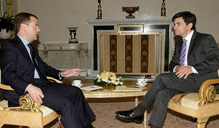 Медведев о Путине, Обаме и холодной войне Медведев о Путине, Обаме и холодной войне