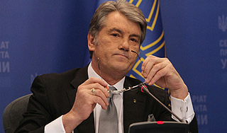 Ющенко оспорил отмену указа о Бандере Ющенко оспорил отмену указа о Бандере