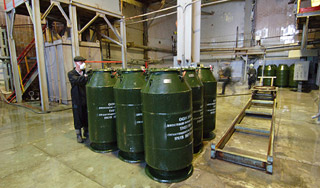 Киев избавится от ядерных запасов Киев избавится от ядерных запасов