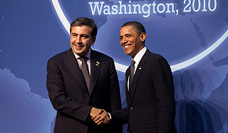 Обама похвалил Саакашвили за демократию Обама похвалил Саакашвили за демократию