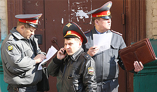 Пациент выстрелил во врачей и убил себя Пациент выстрелил во врачей и убил себя