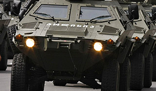 Грузинские броневики вторглись в Осетию Грузинские броневики вторглись в Осетию