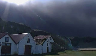 Из-за вулкана пара поженилась в Интернете Из-за вулкана пара поженилась в Интернете