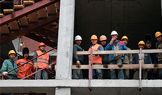 Иностранцы устремились в Россию за работой Иностранцы устремились в Россию за работой