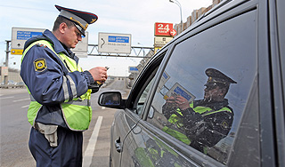 В столице Toyota протаранила пост ГИБДД В столице Toyota протаранила пост ГИБДД