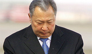 Бакиев бежит из политики к игрушкам Бакиев бежит из политики к игрушкам