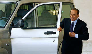 Берлускони показал свое новое русское авто Берлускони показал свое новое русское авто