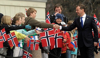 Медведев зовет норвежцев в Город будущего Медведев зовет норвежцев в Город будущего