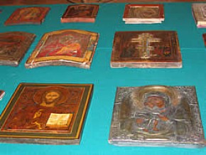 Монахиня пыталась незаконно вывезти иконы