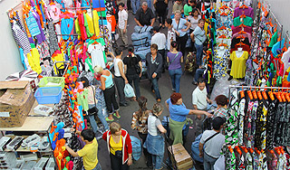 В Москве закроют оптовые и вещевые рынки В Москве закроют оптовые и вещевые рынки